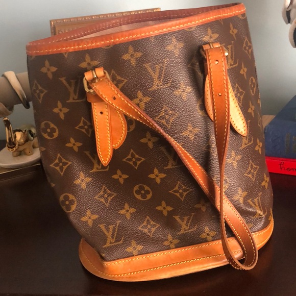 Louis Vuitton Handbags - Louis Vuitton small bucket bag